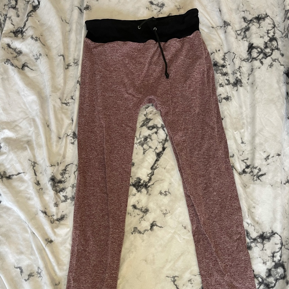 Maroon leggings